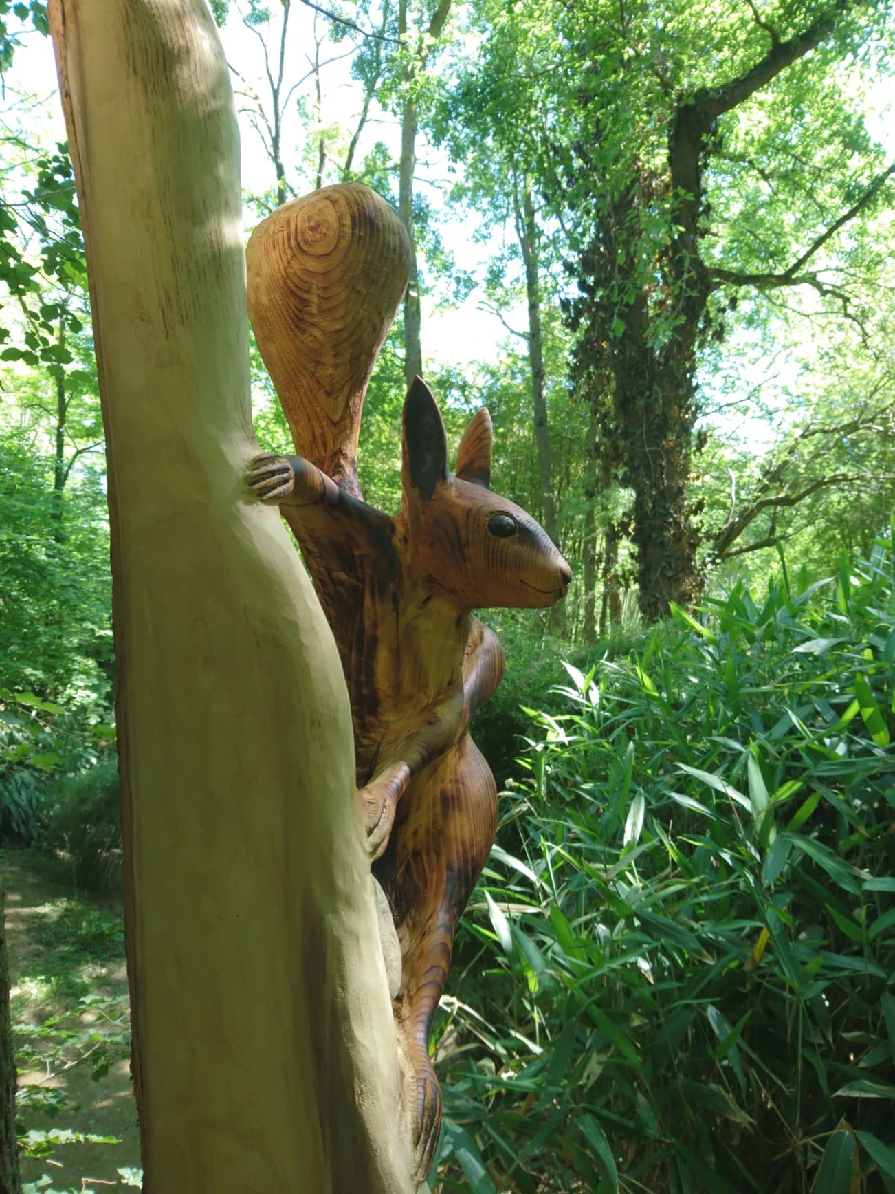 Sculpture bois ecureuil ninja n°2